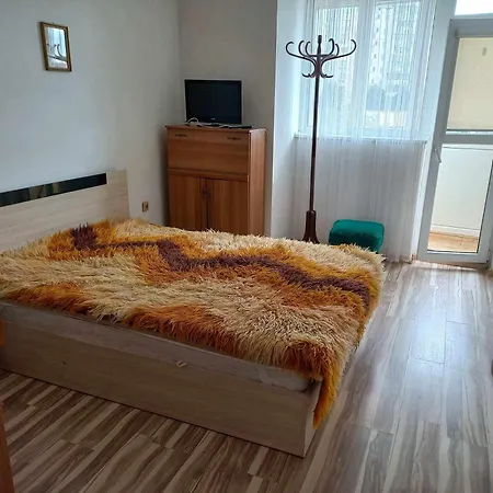 за 4-ма максимум до стадион спартак, точно под вик Varna