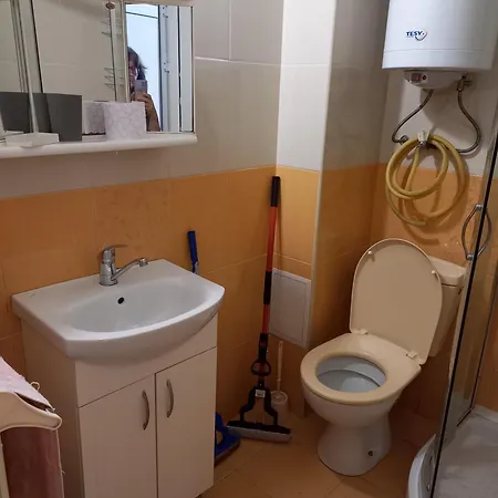 Apartment за 4-ма максимум до стадион спартак, точно под вик *