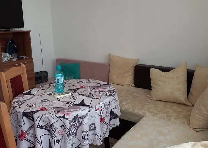 за 4-ма максимум до стадион спартак, точно под вик Várna